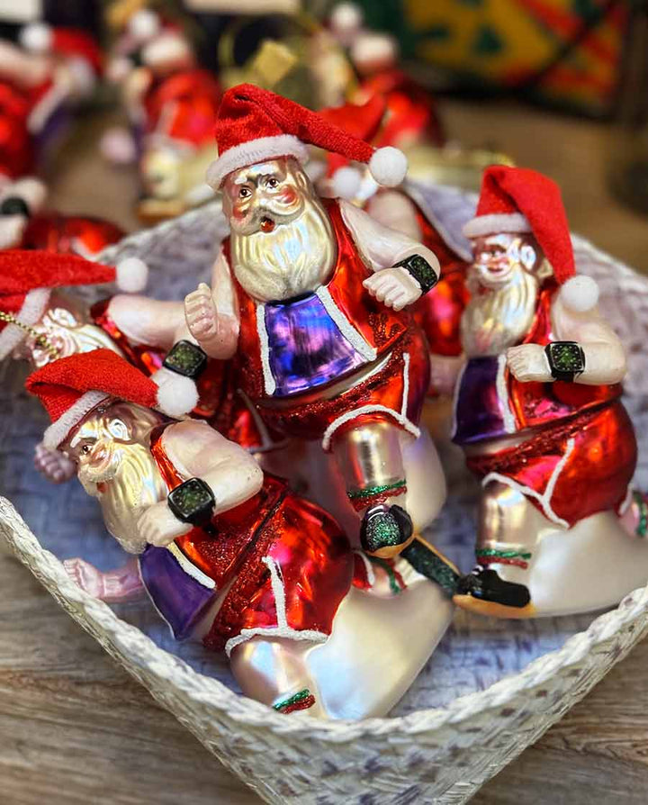 Weihnachtsmann Jogger – „Running Santa“ – Glasfigur / Christbaumschmuck - Dero Home & Living